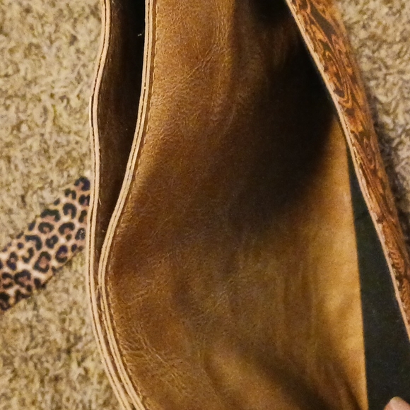 Cute Crossbody Bag - Picture 3 of 9